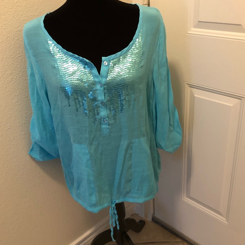 Lightweight blouse with sequins